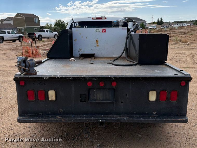 image for item EL2628 2002 Chevrolet Silverado 3500 Crew Cab flatbed pickup truck