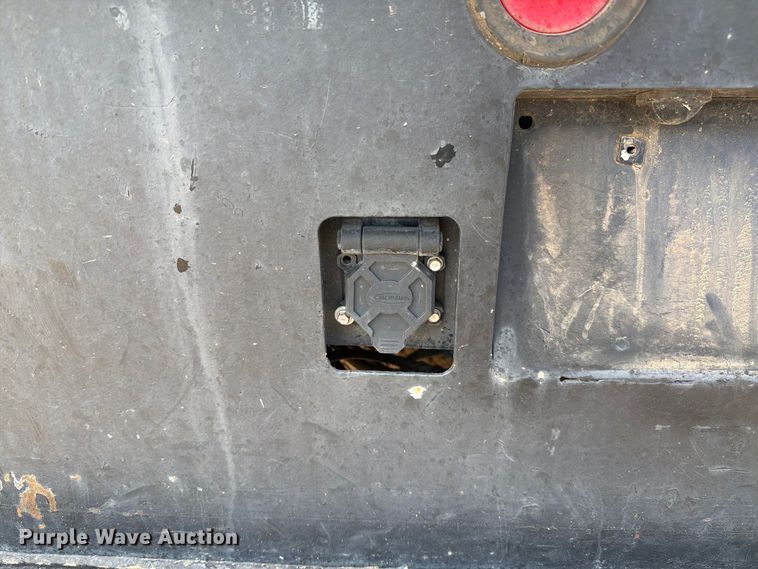 image for item EL2628 2002 Chevrolet Silverado 3500 Crew Cab flatbed pickup truck
