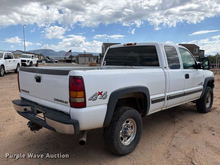 image for item EL2629 2002 Chevrolet Silverado 2500 HD Ext. Cab pickup truck