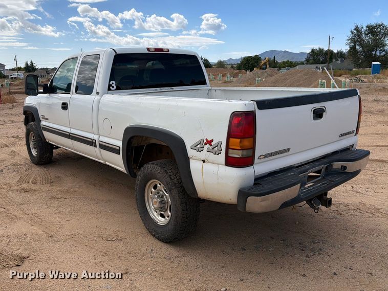image for item EL2629 2002 Chevrolet Silverado 2500 HD Ext. Cab pickup truck