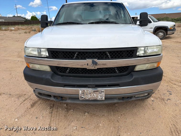 image for item EL2629 2002 Chevrolet Silverado 2500 HD Ext. Cab pickup truck