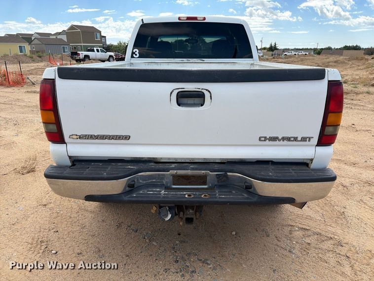 image for item EL2629 2002 Chevrolet Silverado 2500 HD Ext. Cab pickup truck