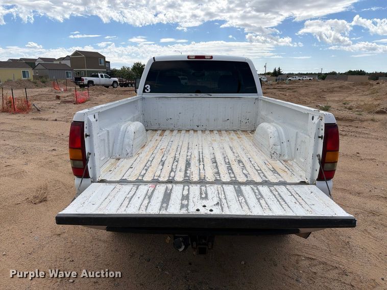 image for item EL2629 2002 Chevrolet Silverado 2500 HD Ext. Cab pickup truck