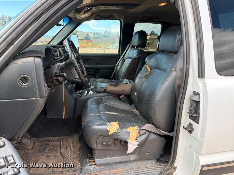 image for item EL2629 2002 Chevrolet Silverado 2500 HD Ext. Cab pickup truck