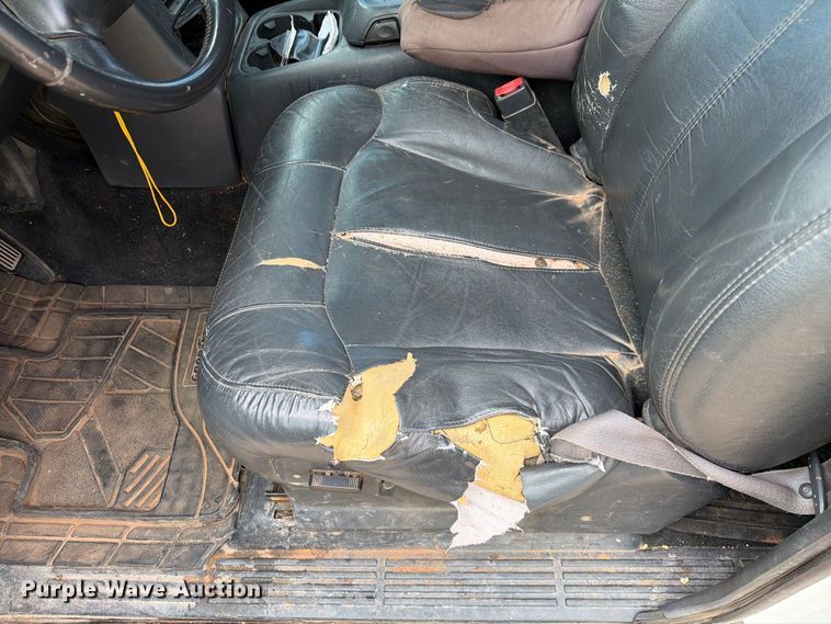 image for item EL2629 2002 Chevrolet Silverado 2500 HD Ext. Cab pickup truck