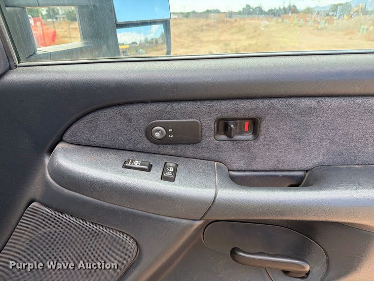 image for item EL2629 2002 Chevrolet Silverado 2500 HD Ext. Cab pickup truck