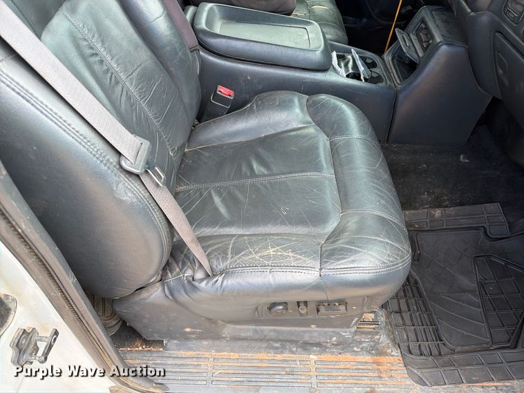 image for item EL2629 2002 Chevrolet Silverado 2500 HD Ext. Cab pickup truck
