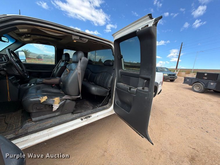 image for item EL2629 2002 Chevrolet Silverado 2500 HD Ext. Cab pickup truck
