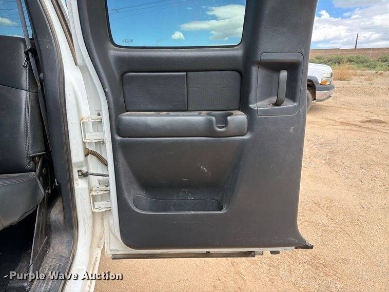 image for item EL2629 2002 Chevrolet Silverado 2500 HD Ext. Cab pickup truck