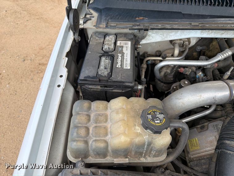 image for item EL2629 2002 Chevrolet Silverado 2500 HD Ext. Cab pickup truck