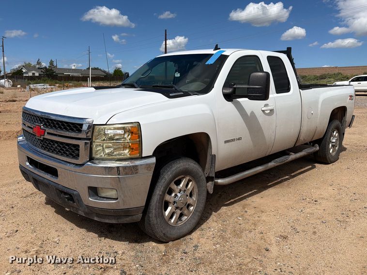 2011 Chevrolet Silverado 3500 HD Ext. Cab pickup truck