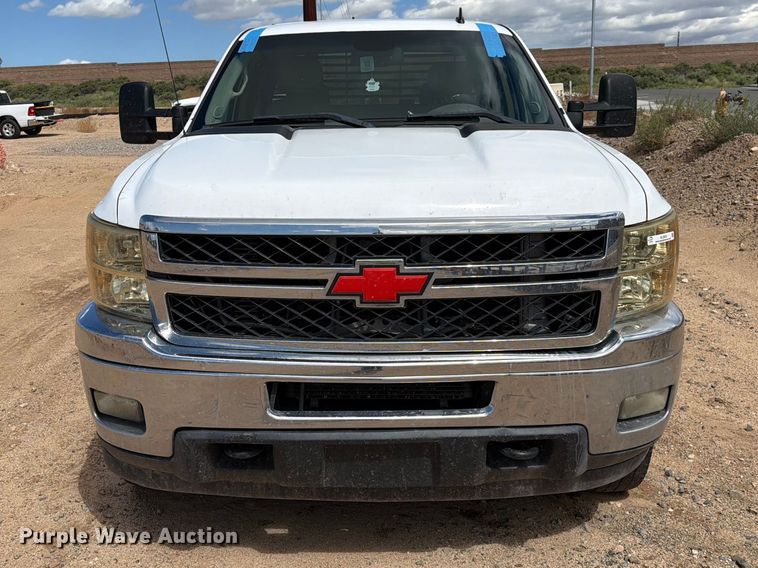 image for item EL2630 2011 Chevrolet Silverado 3500 HD Ext. Cab pickup truck