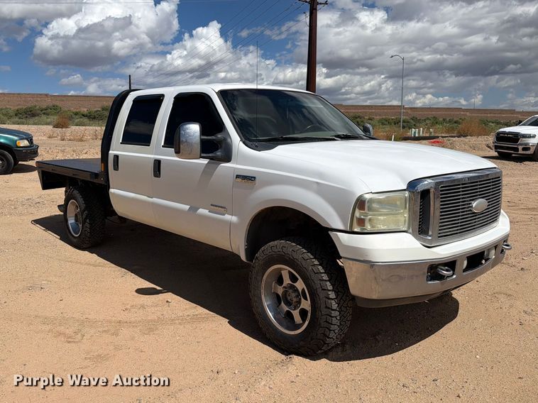 image for item EL2631 2006 Ford F350 Super Duty Crew Cab flatbed pickup truck