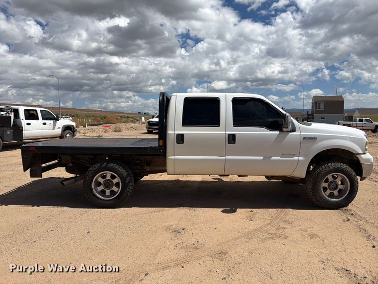 image for item EL2631 2006 Ford F350 Super Duty Crew Cab flatbed pickup truck