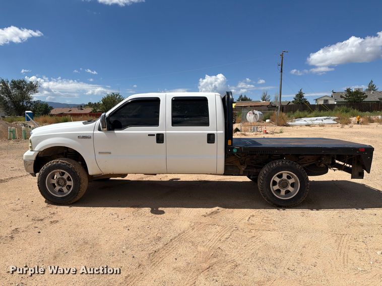 image for item EL2631 2006 Ford F350 Super Duty Crew Cab flatbed pickup truck