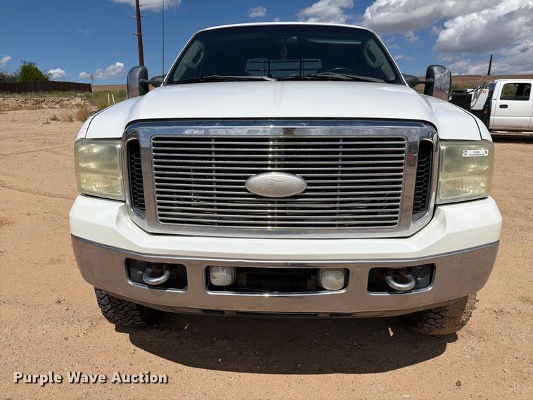 image for item EL2631 2006 Ford F350 Super Duty Crew Cab flatbed pickup truck