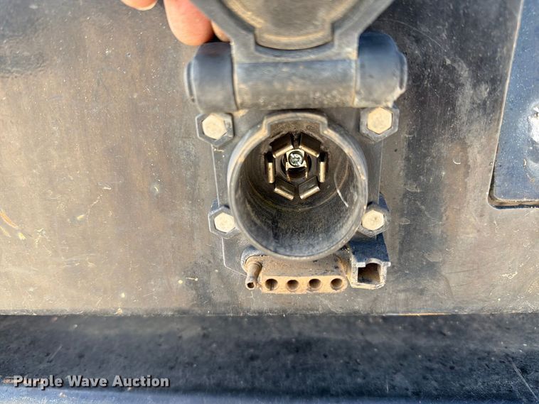 image for item EL2631 2006 Ford F350 Super Duty Crew Cab flatbed pickup truck