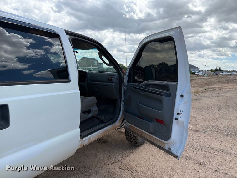 image for item EL2631 2006 Ford F350 Super Duty Crew Cab flatbed pickup truck