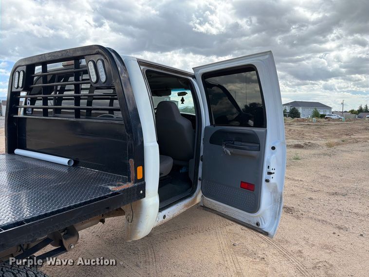 image for item EL2631 2006 Ford F350 Super Duty Crew Cab flatbed pickup truck