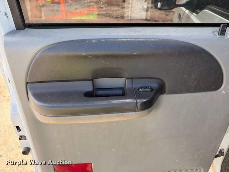 image for item EL2631 2006 Ford F350 Super Duty Crew Cab flatbed pickup truck