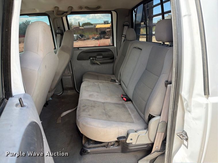 image for item EL2631 2006 Ford F350 Super Duty Crew Cab flatbed pickup truck