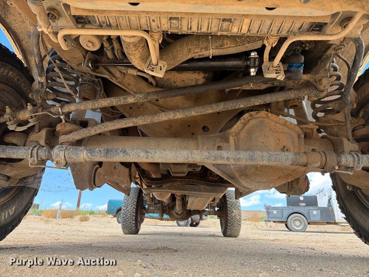image for item EL2631 2006 Ford F350 Super Duty Crew Cab flatbed pickup truck