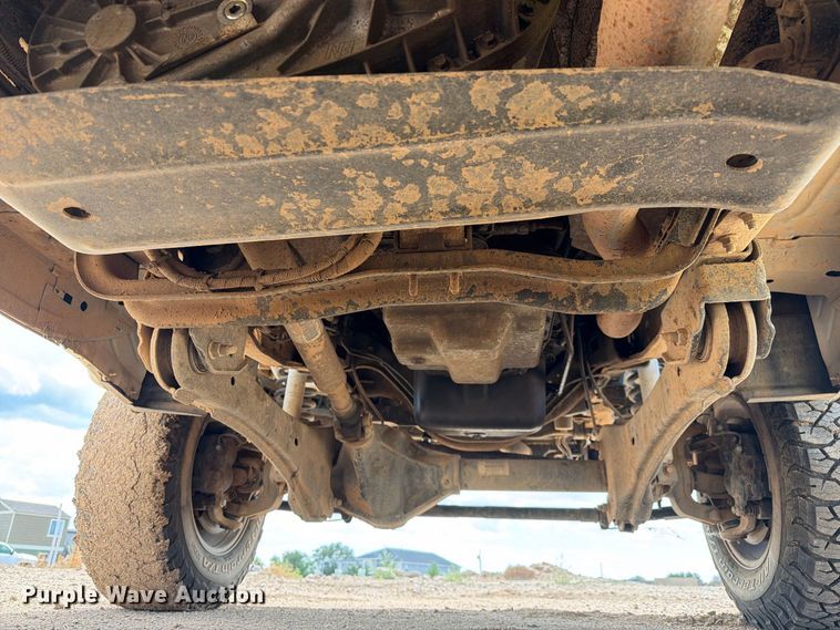 image for item EL2631 2006 Ford F350 Super Duty Crew Cab flatbed pickup truck