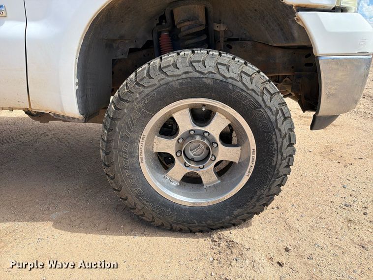 image for item EL2631 2006 Ford F350 Super Duty Crew Cab flatbed pickup truck