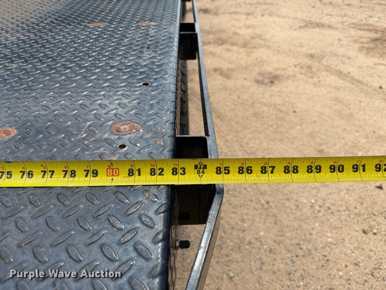 image for item EL2631 2006 Ford F350 Super Duty Crew Cab flatbed pickup truck