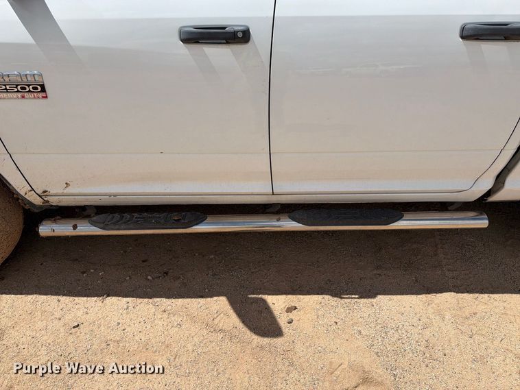 image for item EL2633 2011 Dodge Ram 2500 Crew Cab pickup truck