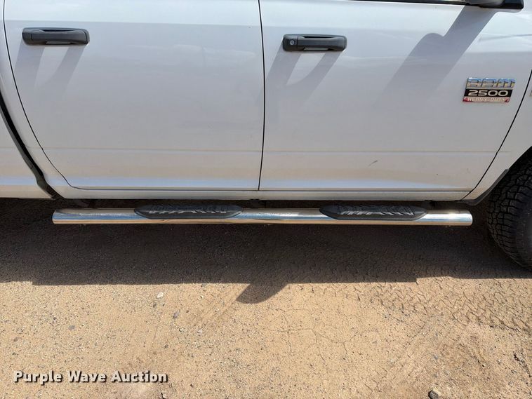image for item EL2633 2011 Dodge Ram 2500 Crew Cab pickup truck