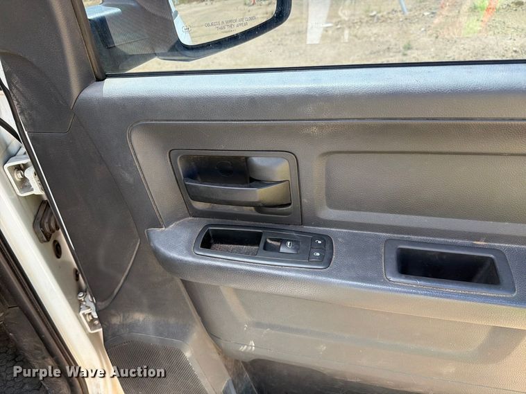 image for item EL2633 2011 Dodge Ram 2500 Crew Cab pickup truck