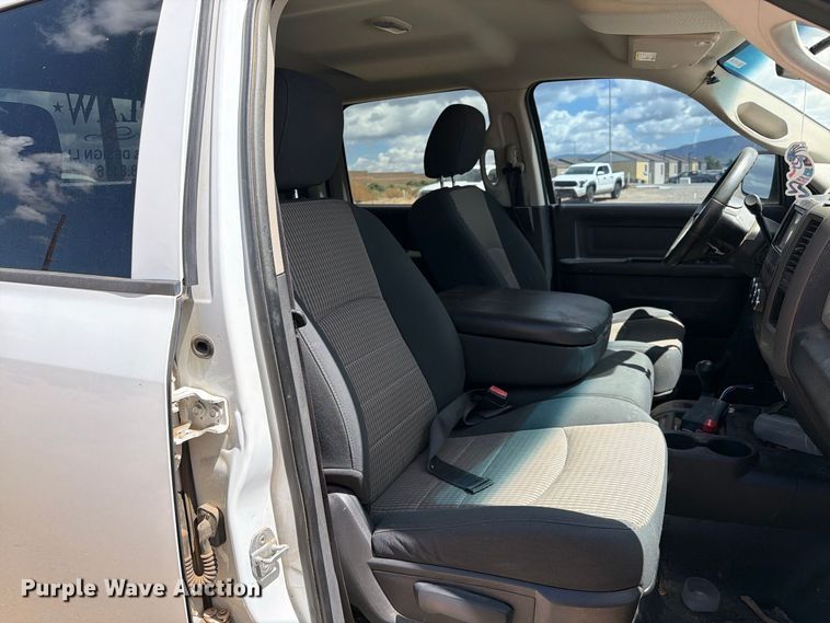 image for item EL2633 2011 Dodge Ram 2500 Crew Cab pickup truck