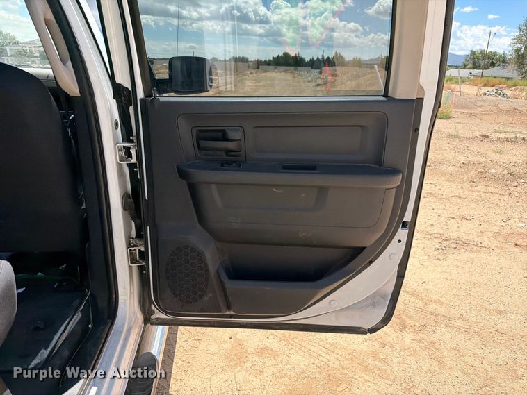 image for item EL2633 2011 Dodge Ram 2500 Crew Cab pickup truck