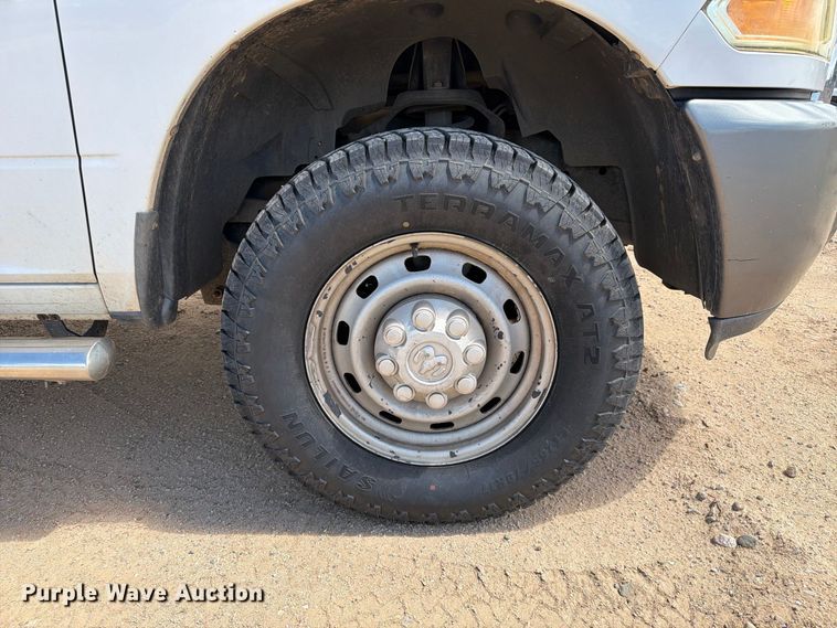 image for item EL2633 2011 Dodge Ram 2500 Crew Cab pickup truck