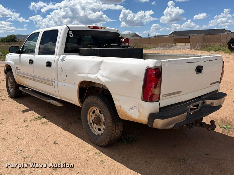 image for item EL2635 2003 Chevrolet Silverado 2500 HD Crew Cab pickup truck