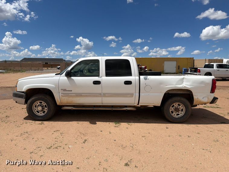 image for item EL2635 2003 Chevrolet Silverado 2500 HD Crew Cab pickup truck