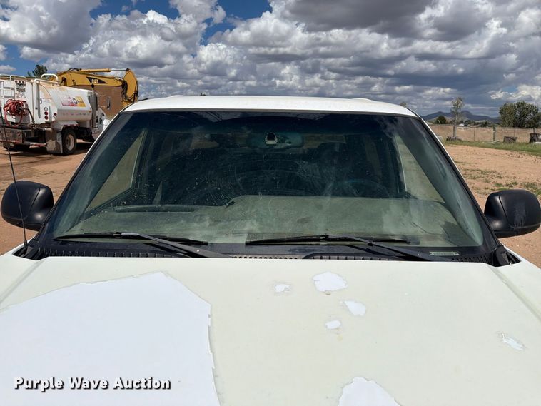 image for item EL2635 2003 Chevrolet Silverado 2500 HD Crew Cab pickup truck