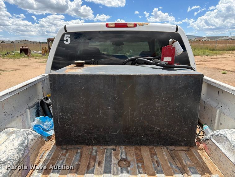 image for item EL2635 2003 Chevrolet Silverado 2500 HD Crew Cab pickup truck