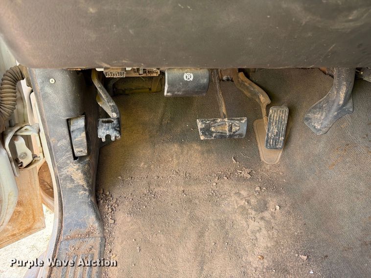 image for item EL2635 2003 Chevrolet Silverado 2500 HD Crew Cab pickup truck