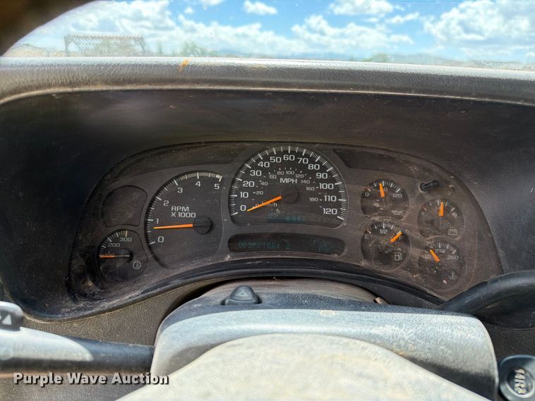 image for item EL2635 2003 Chevrolet Silverado 2500 HD Crew Cab pickup truck