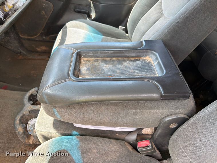 image for item EL2635 2003 Chevrolet Silverado 2500 HD Crew Cab pickup truck