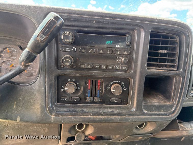 image for item EL2635 2003 Chevrolet Silverado 2500 HD Crew Cab pickup truck