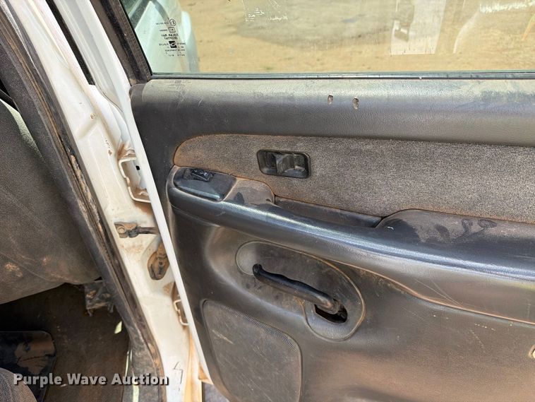 image for item EL2635 2003 Chevrolet Silverado 2500 HD Crew Cab pickup truck