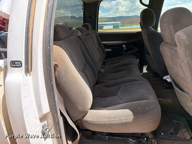 image for item EL2635 2003 Chevrolet Silverado 2500 HD Crew Cab pickup truck