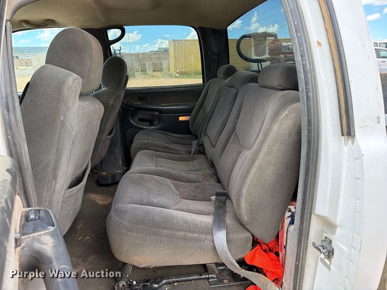 image for item EL2635 2003 Chevrolet Silverado 2500 HD Crew Cab pickup truck
