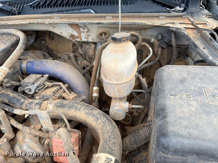 image for item EL2635 2003 Chevrolet Silverado 2500 HD Crew Cab pickup truck