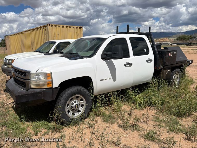 2012 Chevrolet Silverado 3500 HD Crew Cab flatbed pickup truck