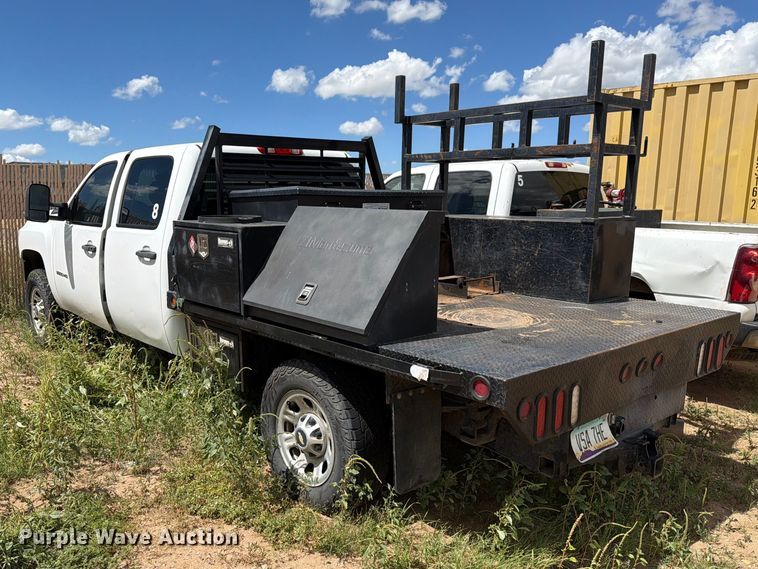 image for item EL2636 2012 Chevrolet Silverado 3500 HD Crew Cab flatbed pickup truck