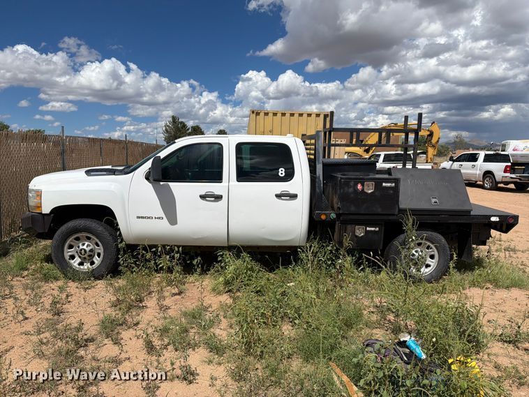 image for item EL2636 2012 Chevrolet Silverado 3500 HD Crew Cab flatbed pickup truck